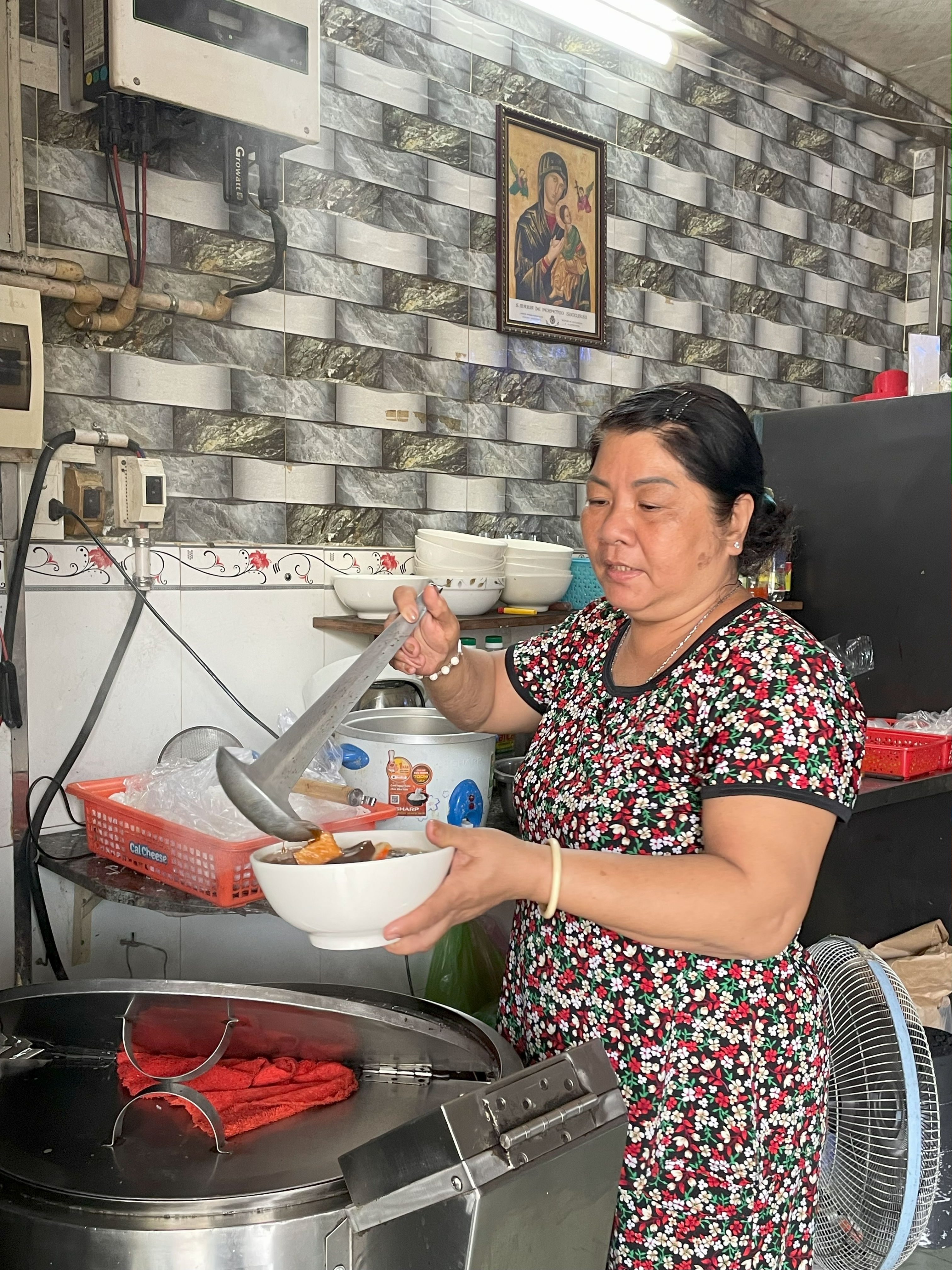 Sài gòn, thương lắm “bún treo”!